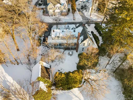$2,395,000 | 11 Rectory Lane, Scarsdale, NY 10583