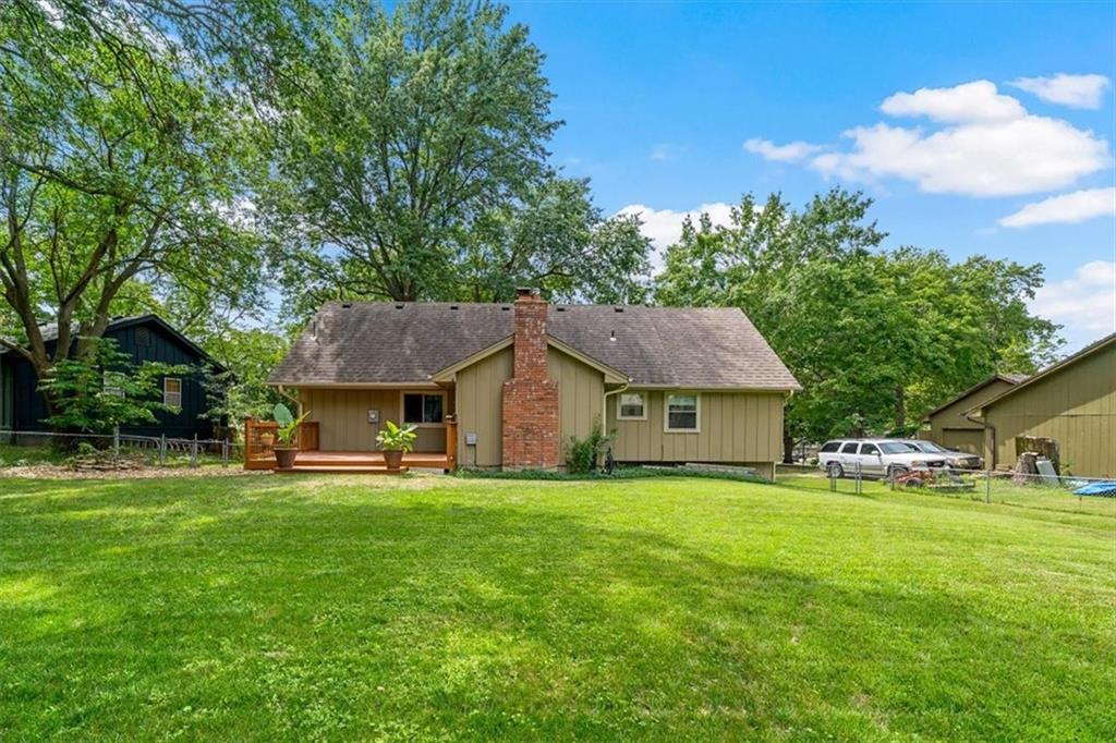 6705 Northwest Mirror Lake Terrace Parkville, MO 64152 - Photo 2 of 31