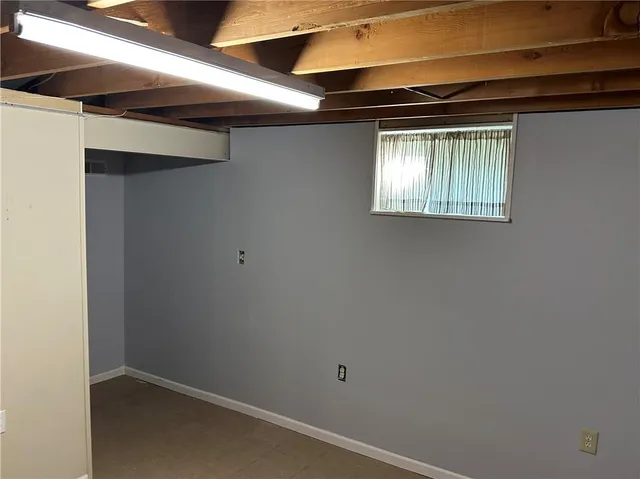 $354,000 | 6705 Northwest Mirror Lake Terrace, Parkville, MO 64152