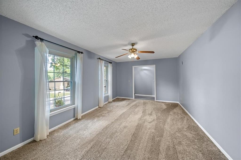 6705 Northwest Mirror Lake Terrace Parkville, MO 64152 - Photo 5 of 31