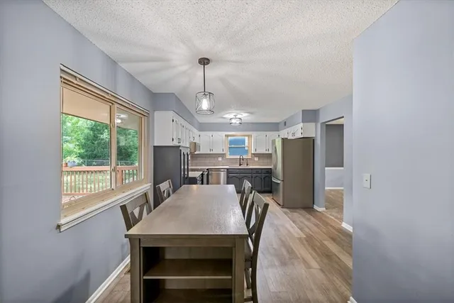 $354,000 | 6705 Northwest Mirror Lake Terrace, Parkville, MO 64152