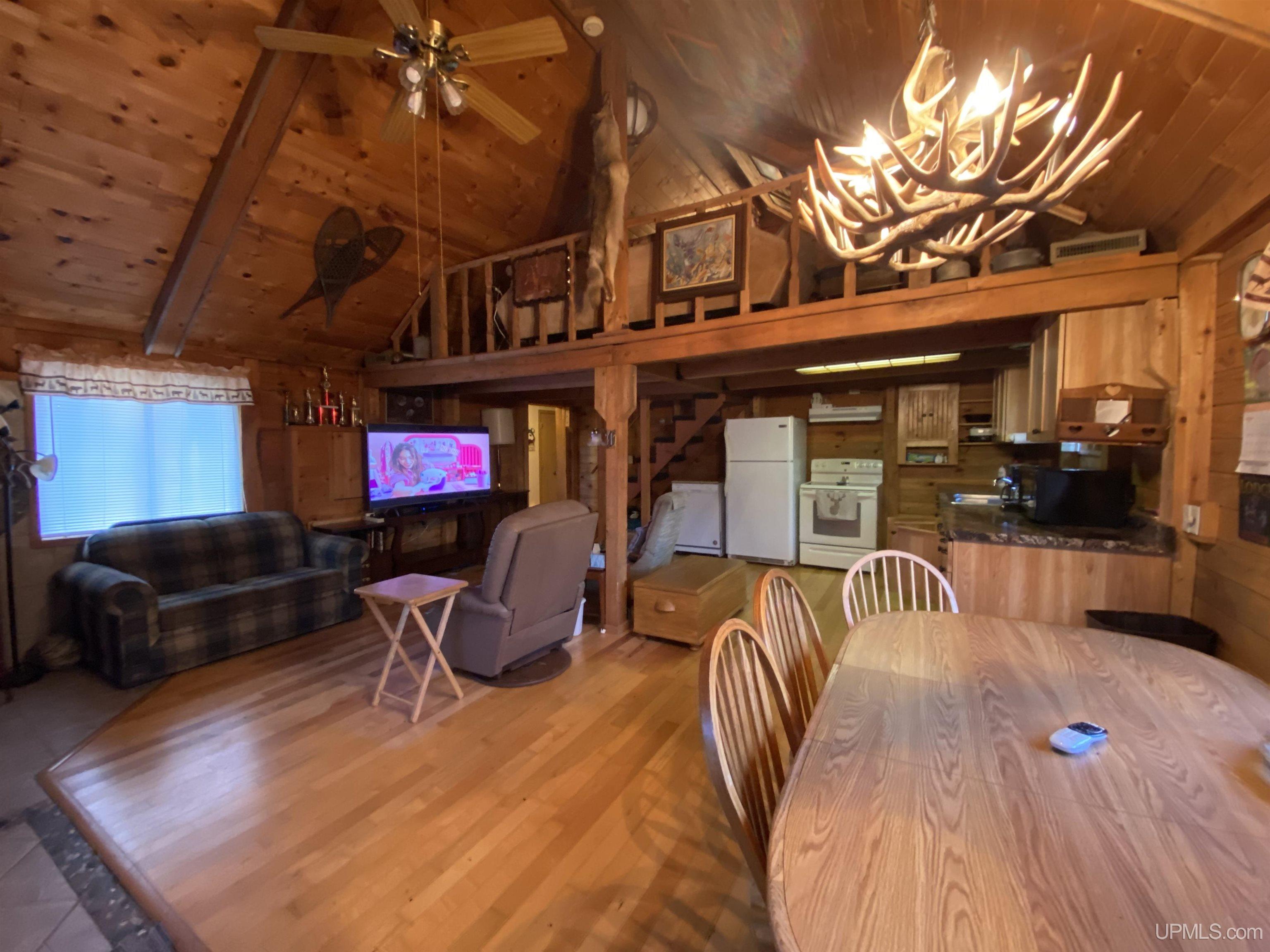 10451 North Riverside Road Hurley, WI 54534 - Photo 13 of 35 Gallery Image 13