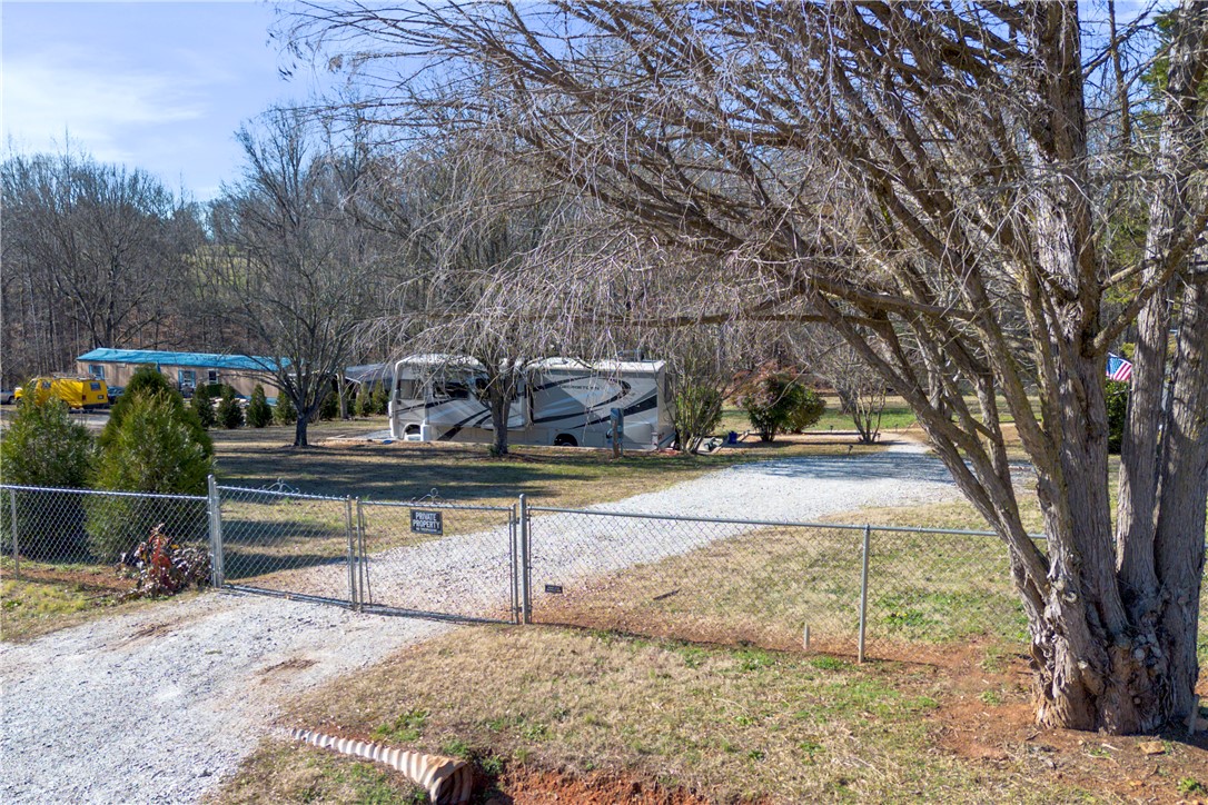 477 Wilderness Road Fair Play, SC 29643 - Photo 23 of 27 Gallery Image 23