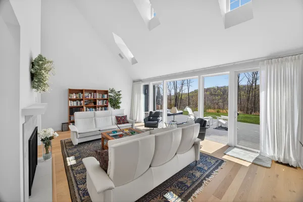 $1,299,900 | 1499 Doe And Fawn Lane, Crawford, TN 38554