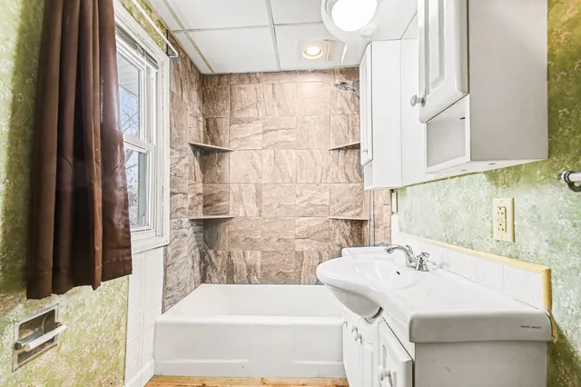 $175,000 | 17 South 10th Street, Niles, MI 49120