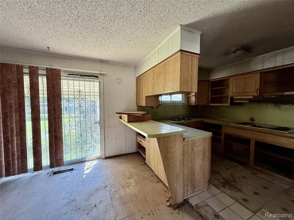 1015 West Carpenter Road Flint, MI 48505 - Photo 8 of 17 Gallery Image 8