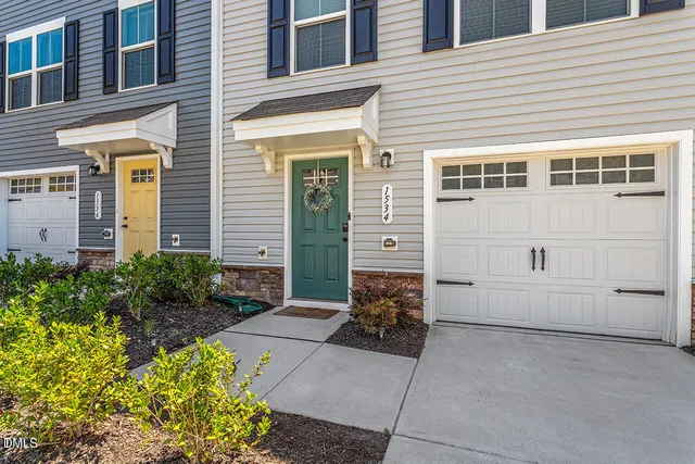 $2,000 | 1534 Indigo Crk Drive, Zebulon, NC 27597