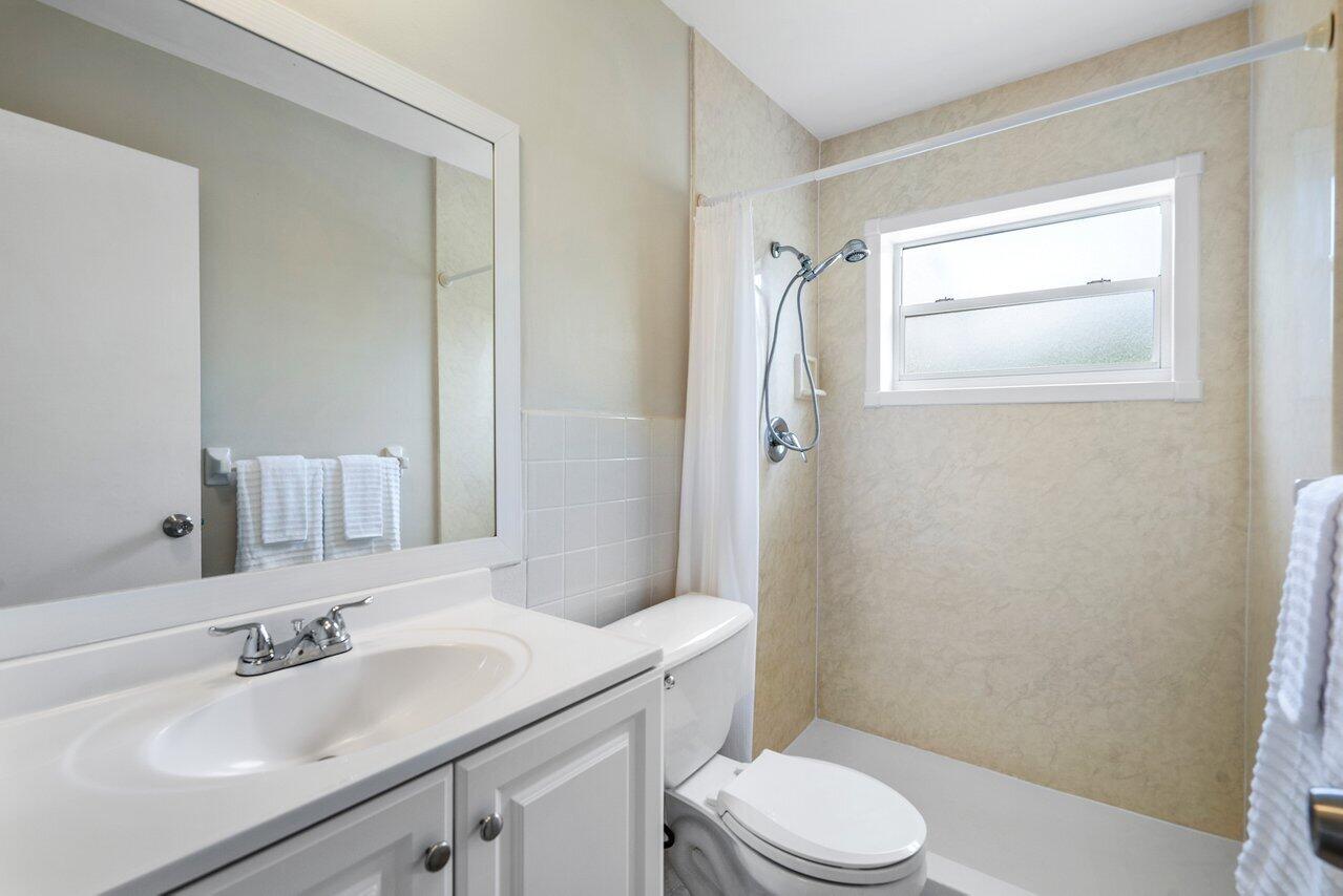 517 Northwest 54th Street Boca Raton, FL 33487 - Photo 9 of 29 Master Bathroom