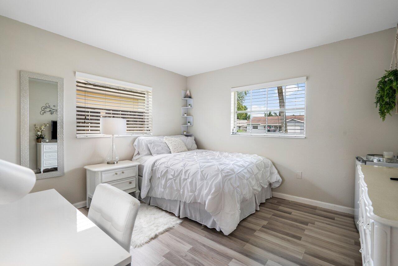 517 Northwest 54th Street Boca Raton, FL 33487 - Photo 10 of 29 Bedroom #4