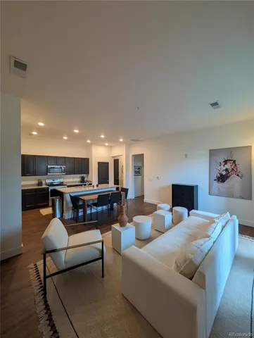 $1,895 | 981 South Sable Boulevard, Unit 102, Aurora, CO 80012