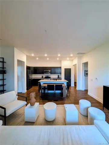 $1,895 | 981 South Sable Boulevard, Unit 102, Aurora, CO 80012