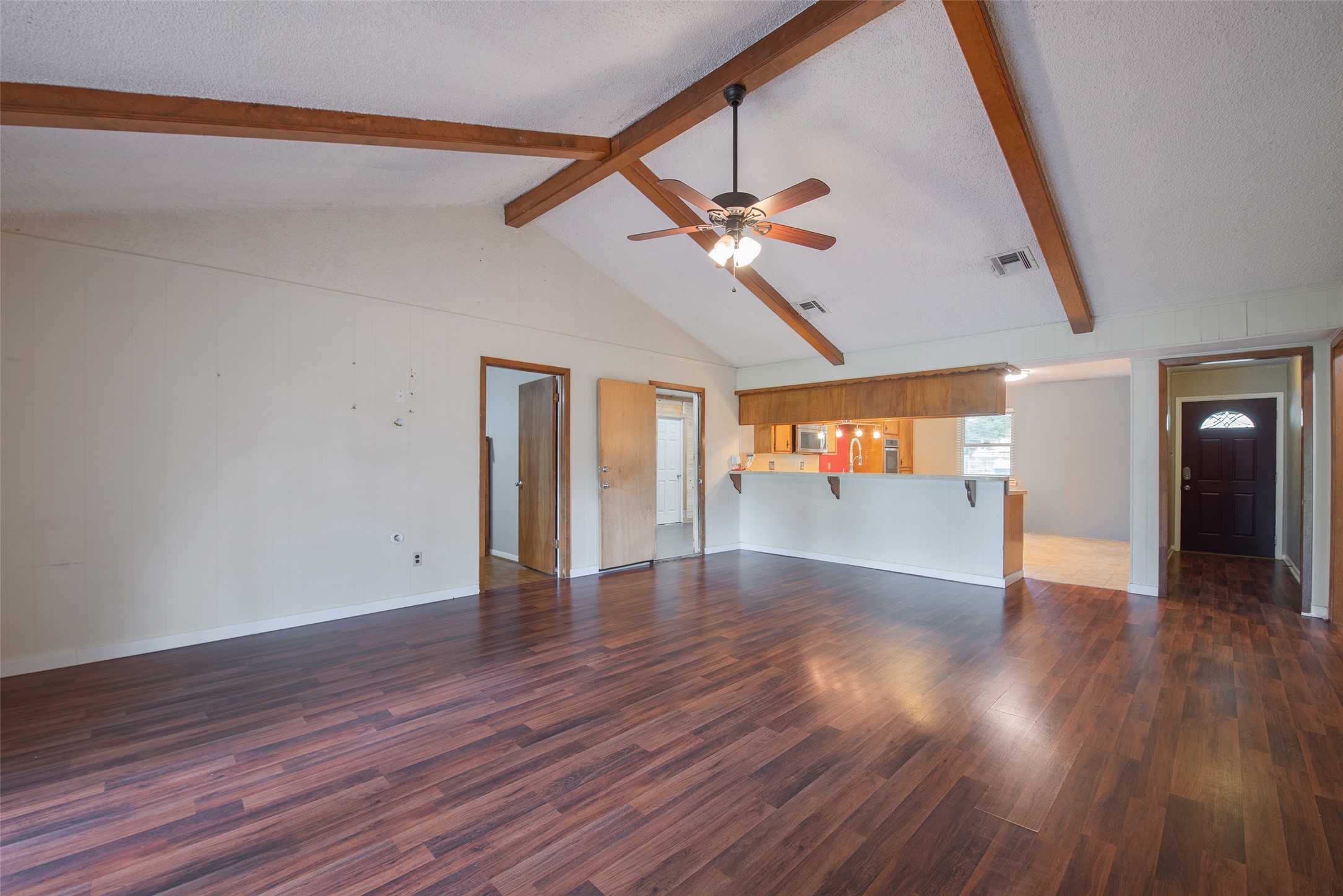 504 Walnut Street Waller, TX 77484 - Photo 8 of 35 Large Family Room that Flows to the Kitchen
