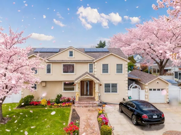 $1,498,000 | 88 Elmwood Street, Plainview, NY 11803
