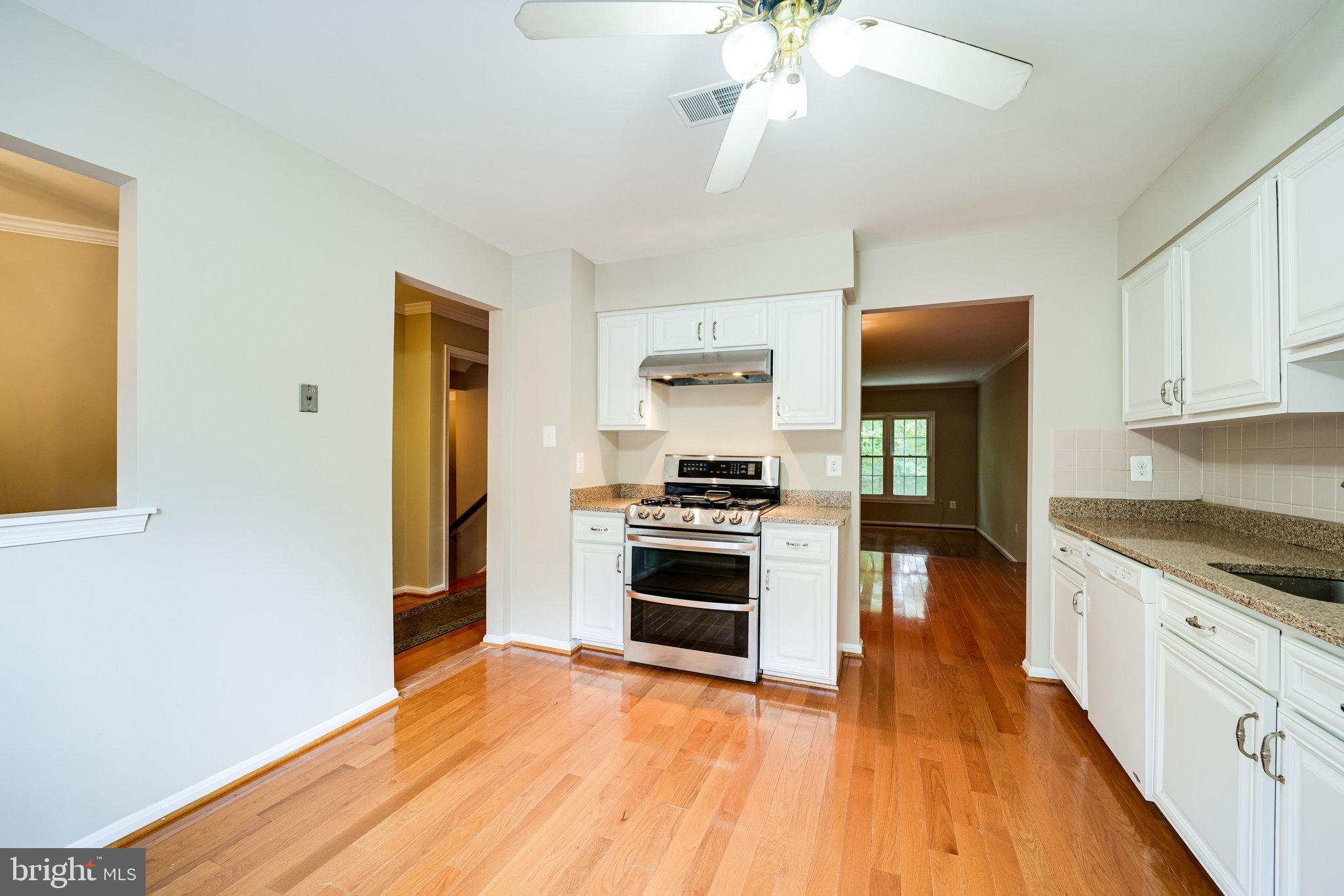 6804 Wild Rose Court Springfield, VA 22152 - Photo 11 of 57 Eat-in Kitchen