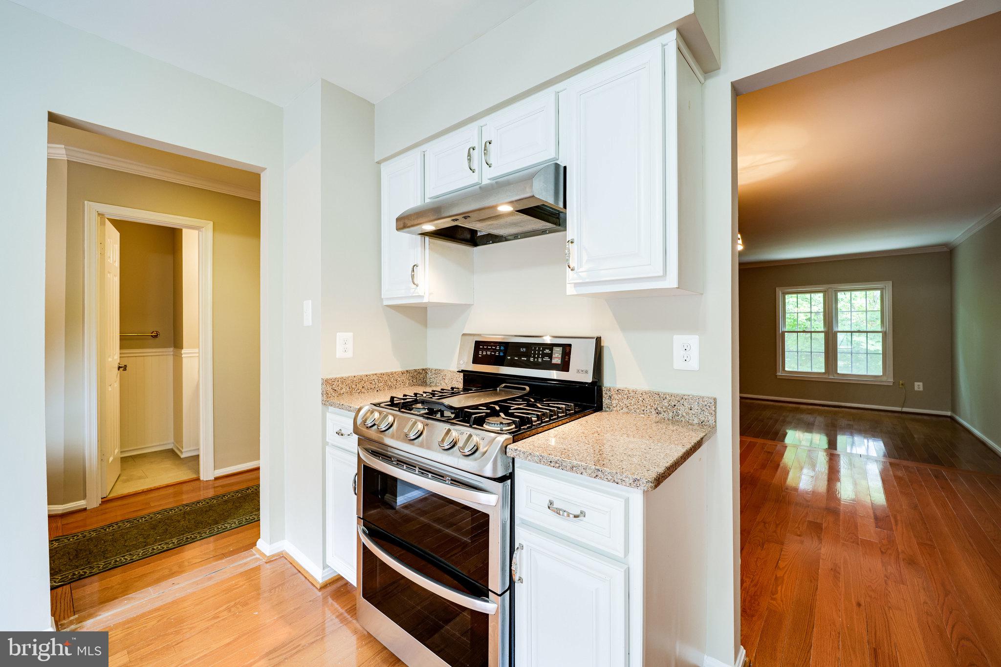 6804 Wild Rose Court Springfield, VA 22152 - Photo 13 of 57 Eat-in Kitchen