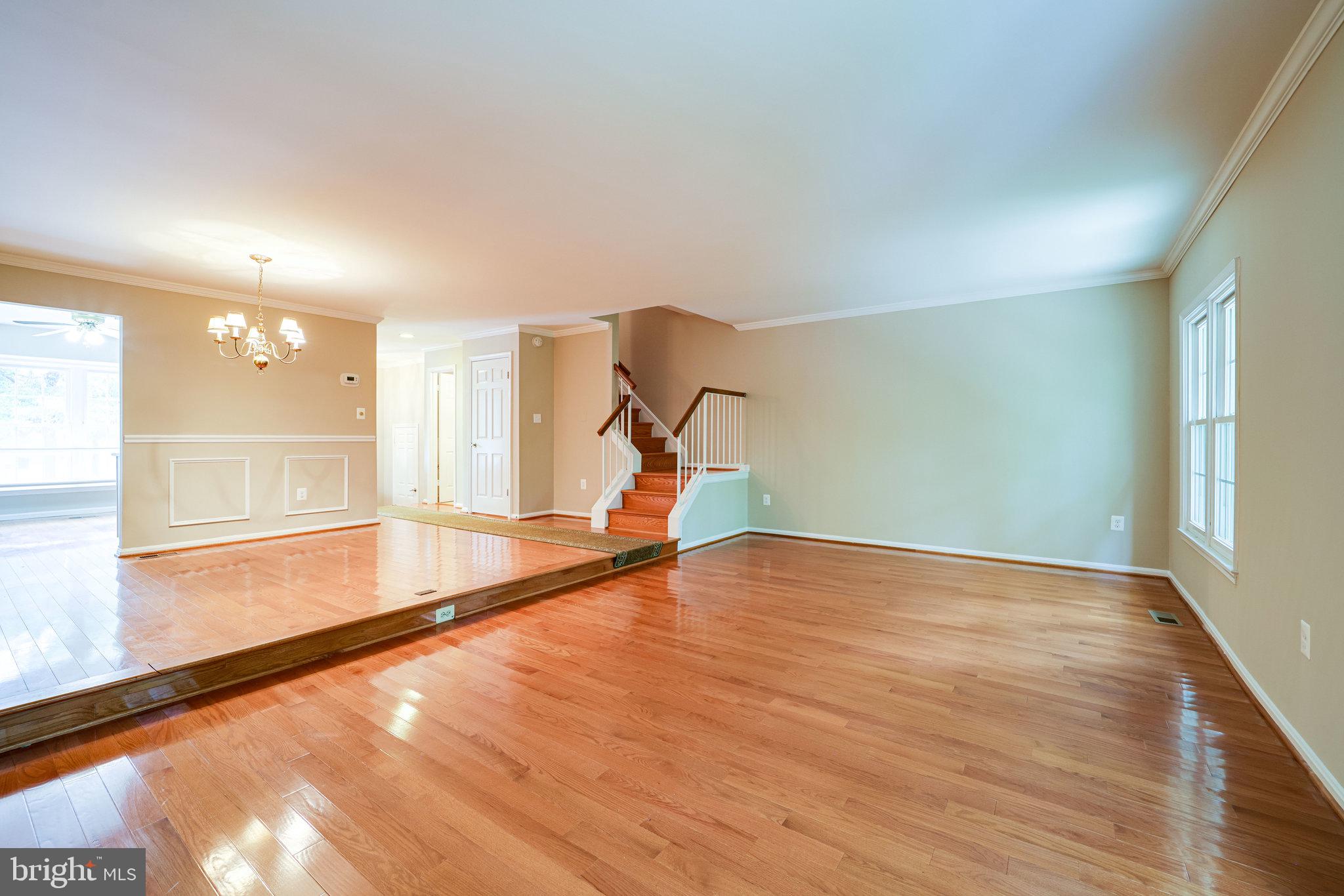 6804 Wild Rose Court Springfield, VA 22152 - Photo 6 of 57 Living Room