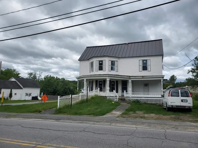 $1,475 | 17 Canaan Street, Unit 2, Canaan, NH 03741