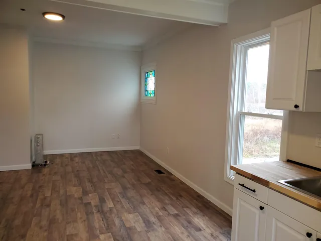 $1,475 | 17 Canaan Street, Unit 2, Canaan, NH 03741