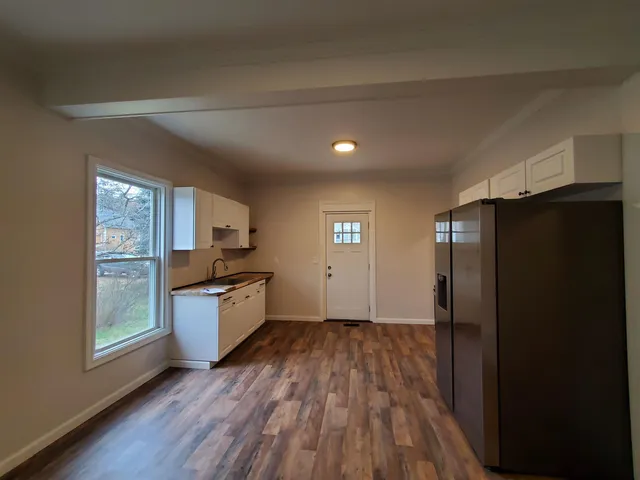 $1,475 | 17 Canaan Street, Unit 2, Canaan, NH 03741