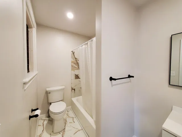 $1,475 | 17 Canaan Street, Unit 2, Canaan, NH 03741