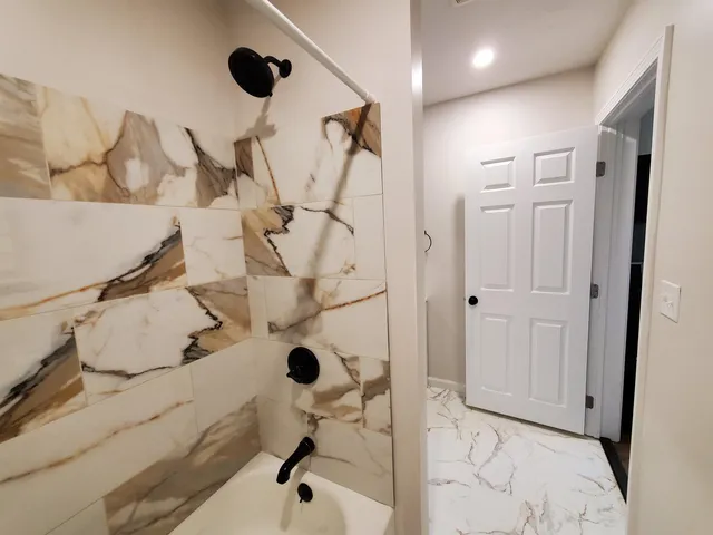 $1,475 | 17 Canaan Street, Unit 2, Canaan, NH 03741