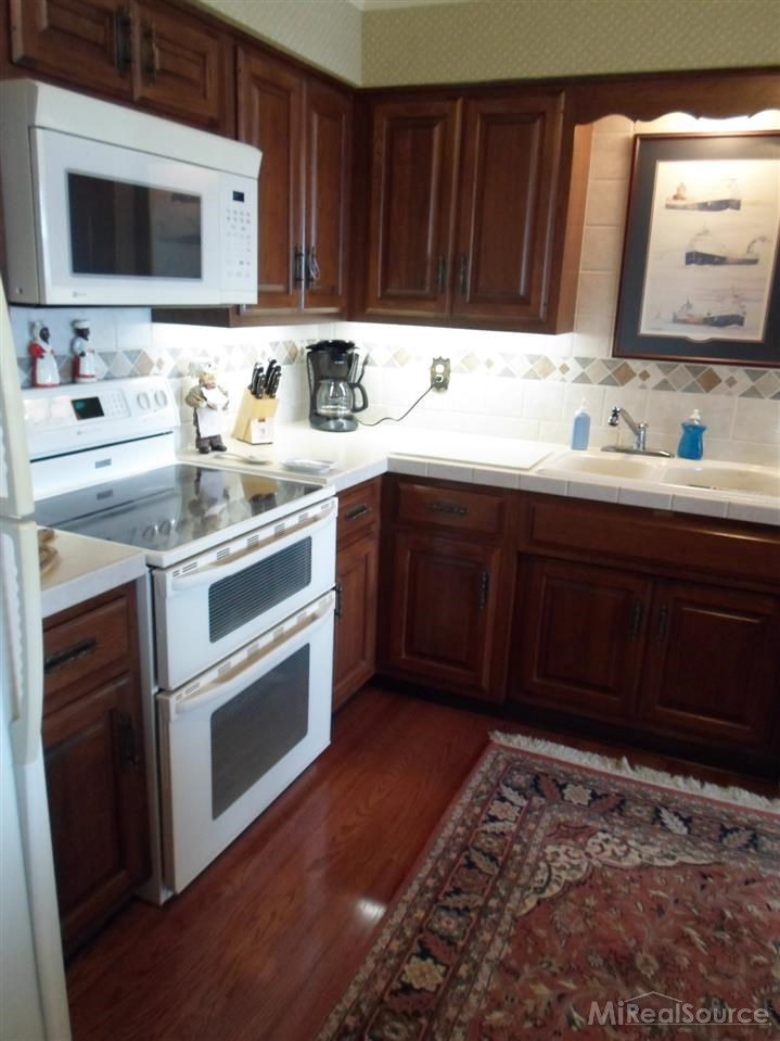 1935 River Road, Unit 5 St. Clair, MI 48079 - Photo 19 of 29 31195246-18.JPG