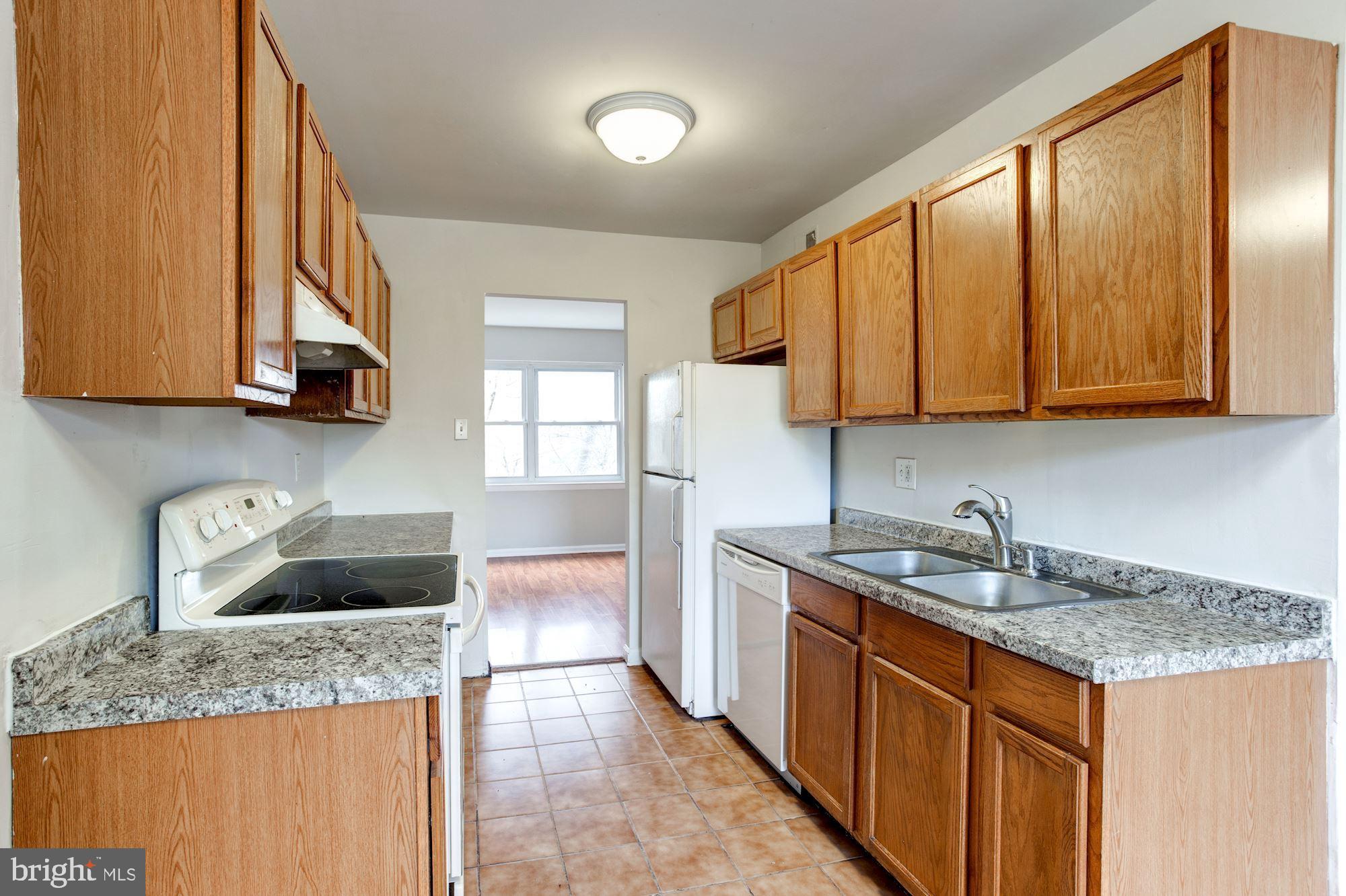 44 Vienna Court Frederick, MD 21702 - Photo 11 of 39 Kitchen