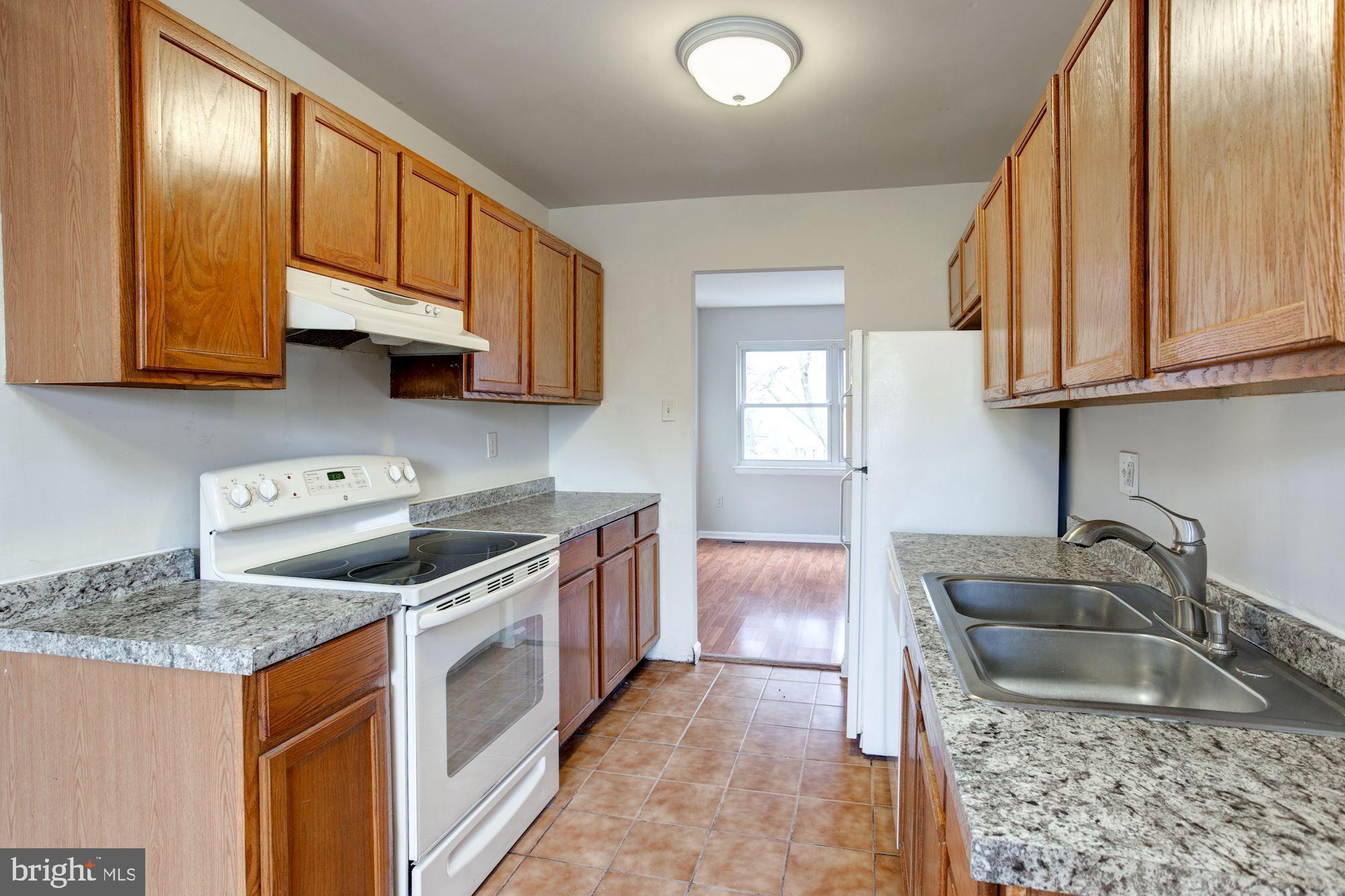 44 Vienna Court Frederick, MD 21702 - Photo 12 of 39 Kitchen