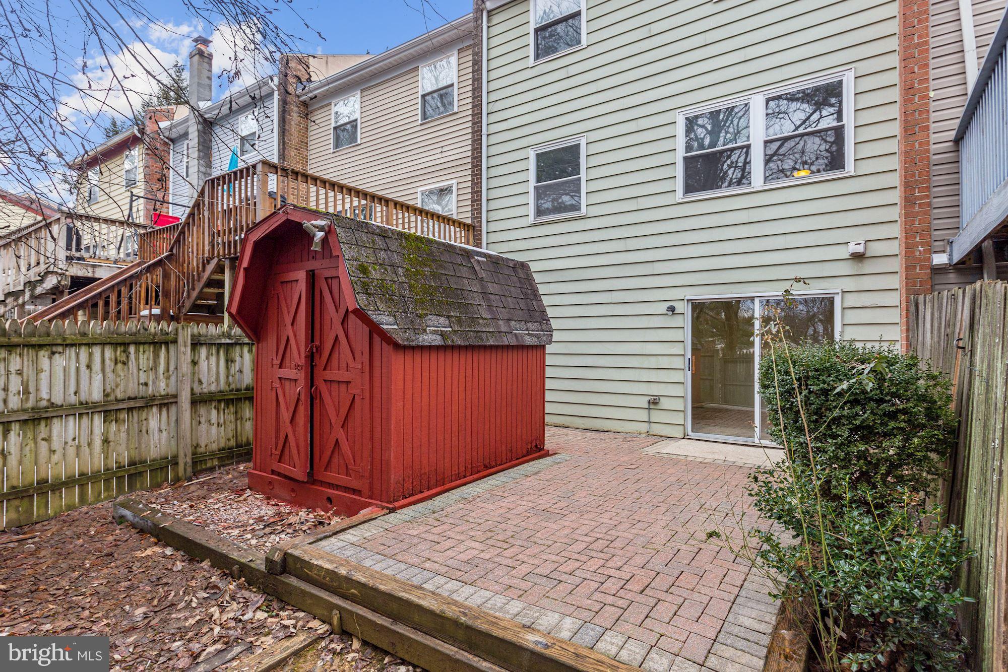44 Vienna Court Frederick, MD 21702 - Photo 31 of 39 Patio | Secure Storage
