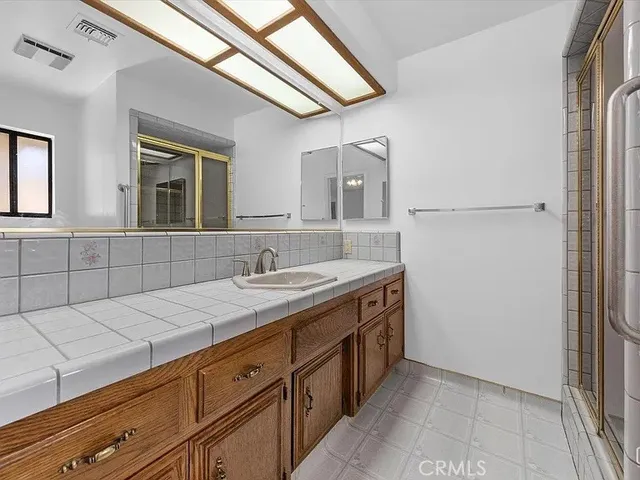 $2,500 | 5413 Valleybrook Drive, Bakersfield, CA 93308