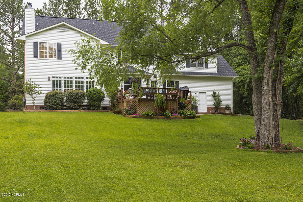 137 Pirates Road New Bern, NC 28562 - Photo 42 of 43 House Back 3