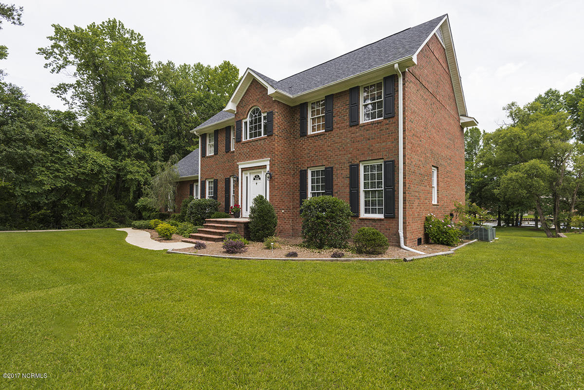 137 Pirates Road New Bern, NC 28562 - Photo 10 of 43 House Right View