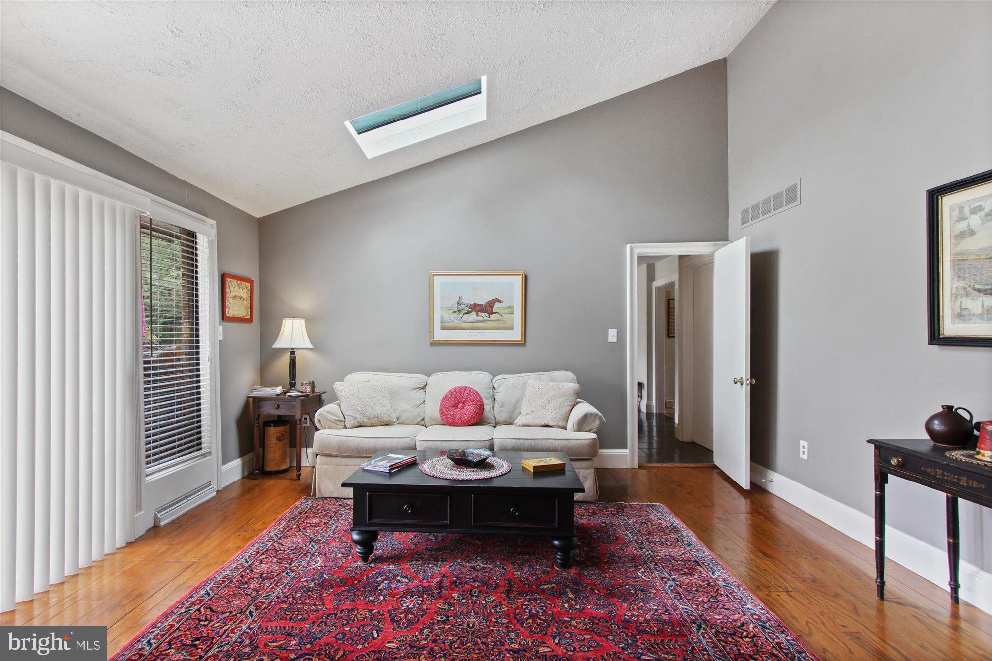 2340 Sutton Road York, PA 17403 - Photo 4 of 33