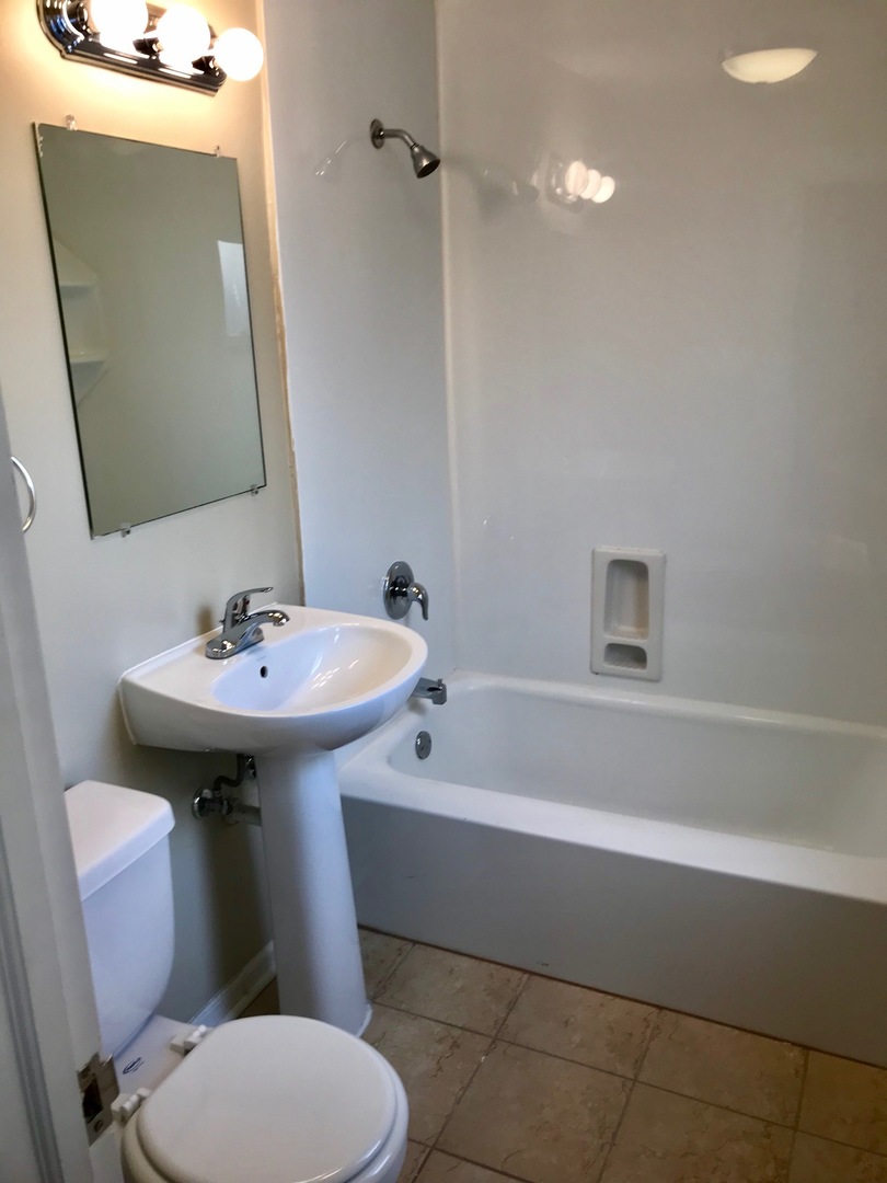 7852 East Prairie Road Skokie, IL 60076 - Photo 14 of 23
