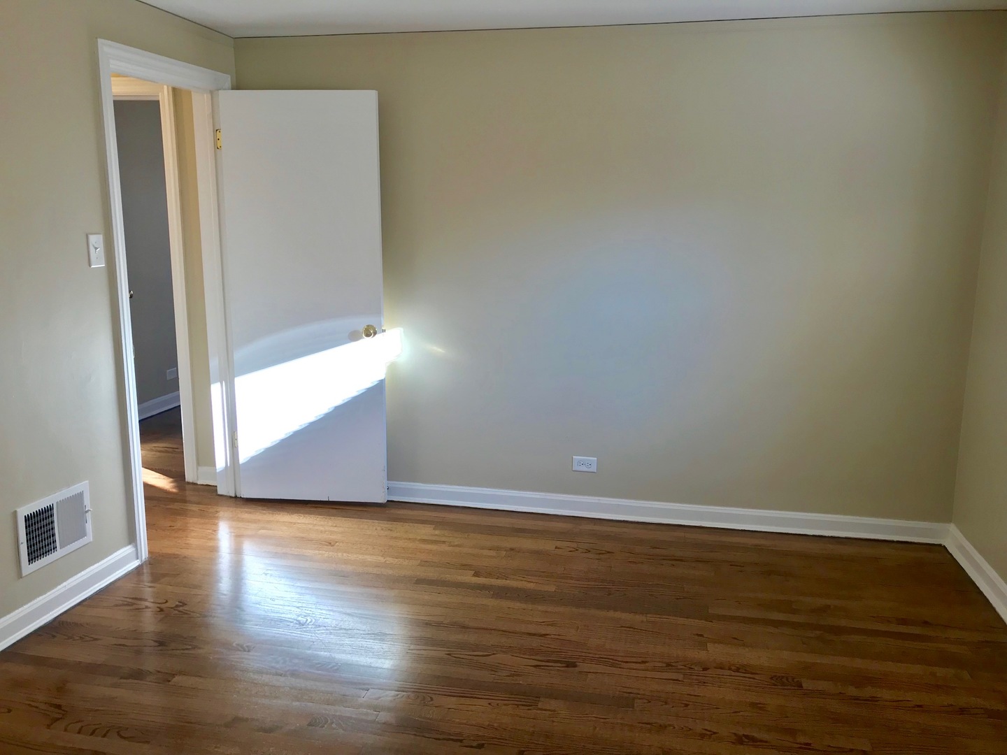 7852 East Prairie Road Skokie, IL 60076 - Photo 20 of 23