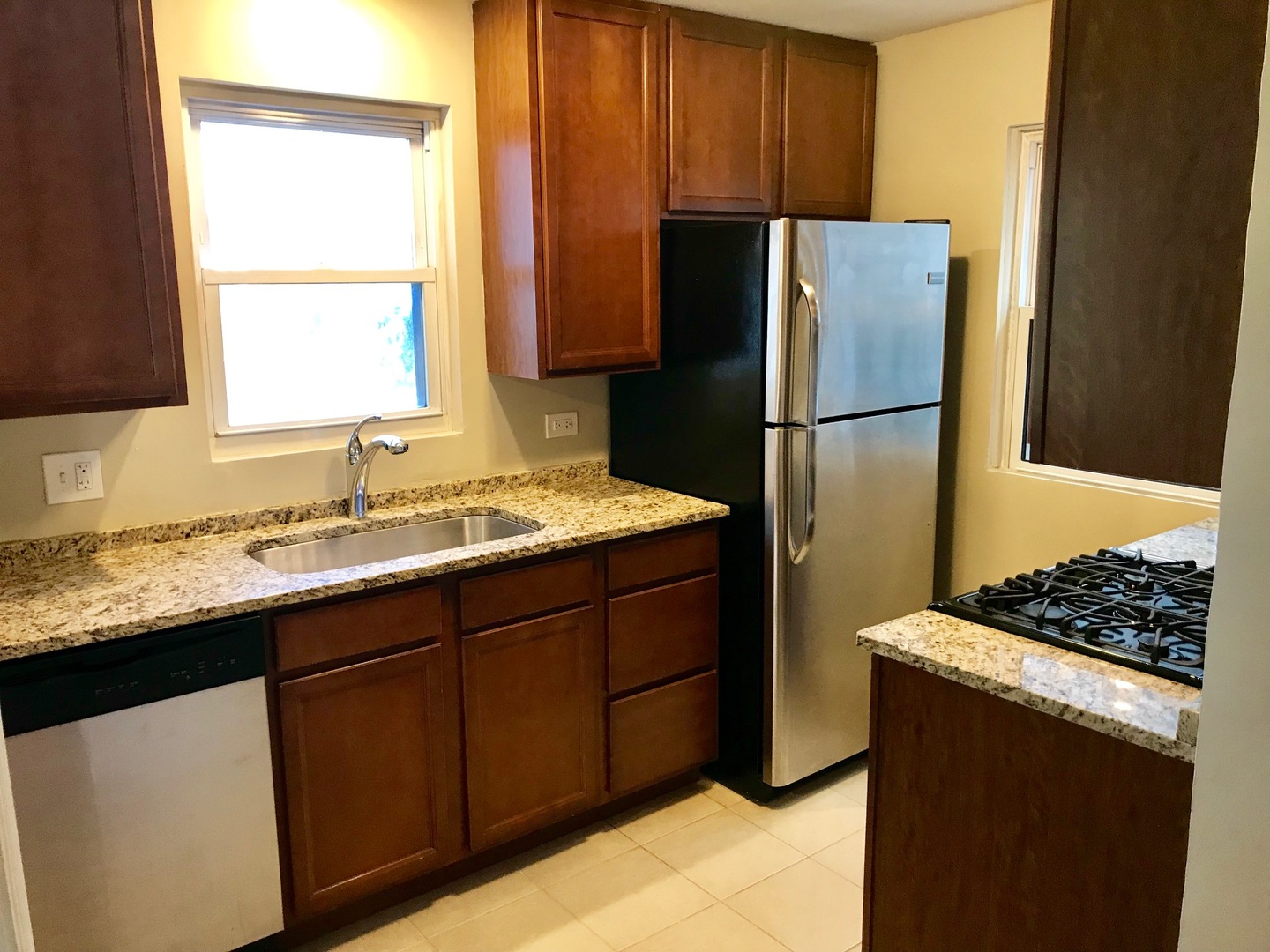 7852 East Prairie Road Skokie, IL 60076 - Photo 8 of 23