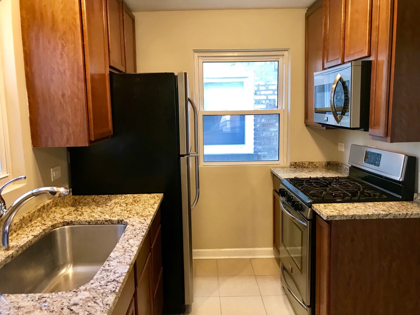 7852 East Prairie Road Skokie, IL 60076 - Photo 9 of 23