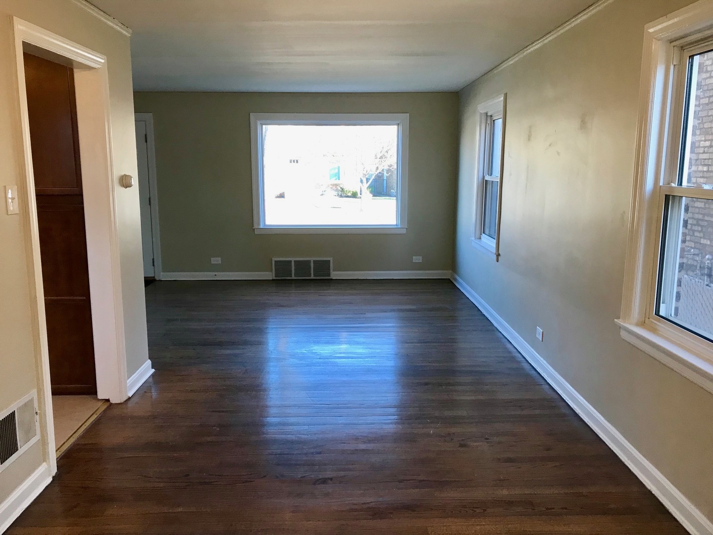 7852 East Prairie Road Skokie, IL 60076 - Photo 10 of 23