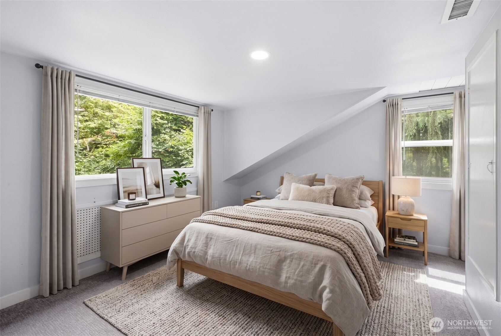 11331 East Riverside Drive Bothell, WA 98011 - Photo 17 of 39