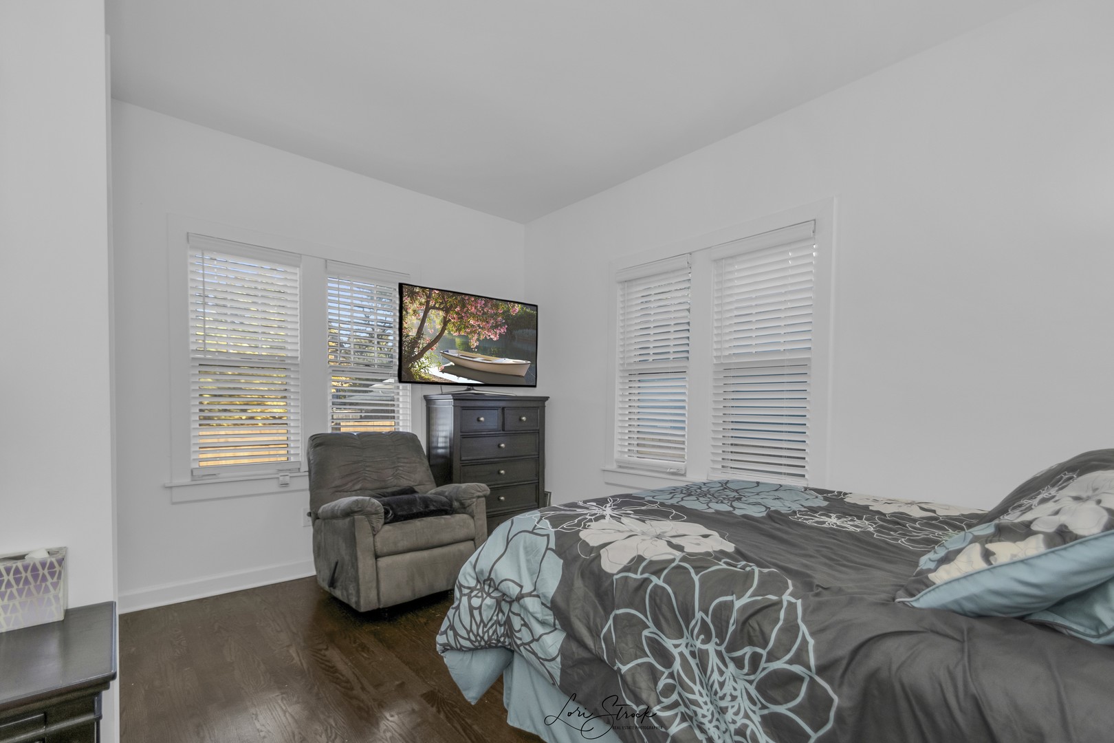 3637 North Pulaski Road Chicago, IL 60641 - Photo 13 of 34 a bedroom with a bed and a couch