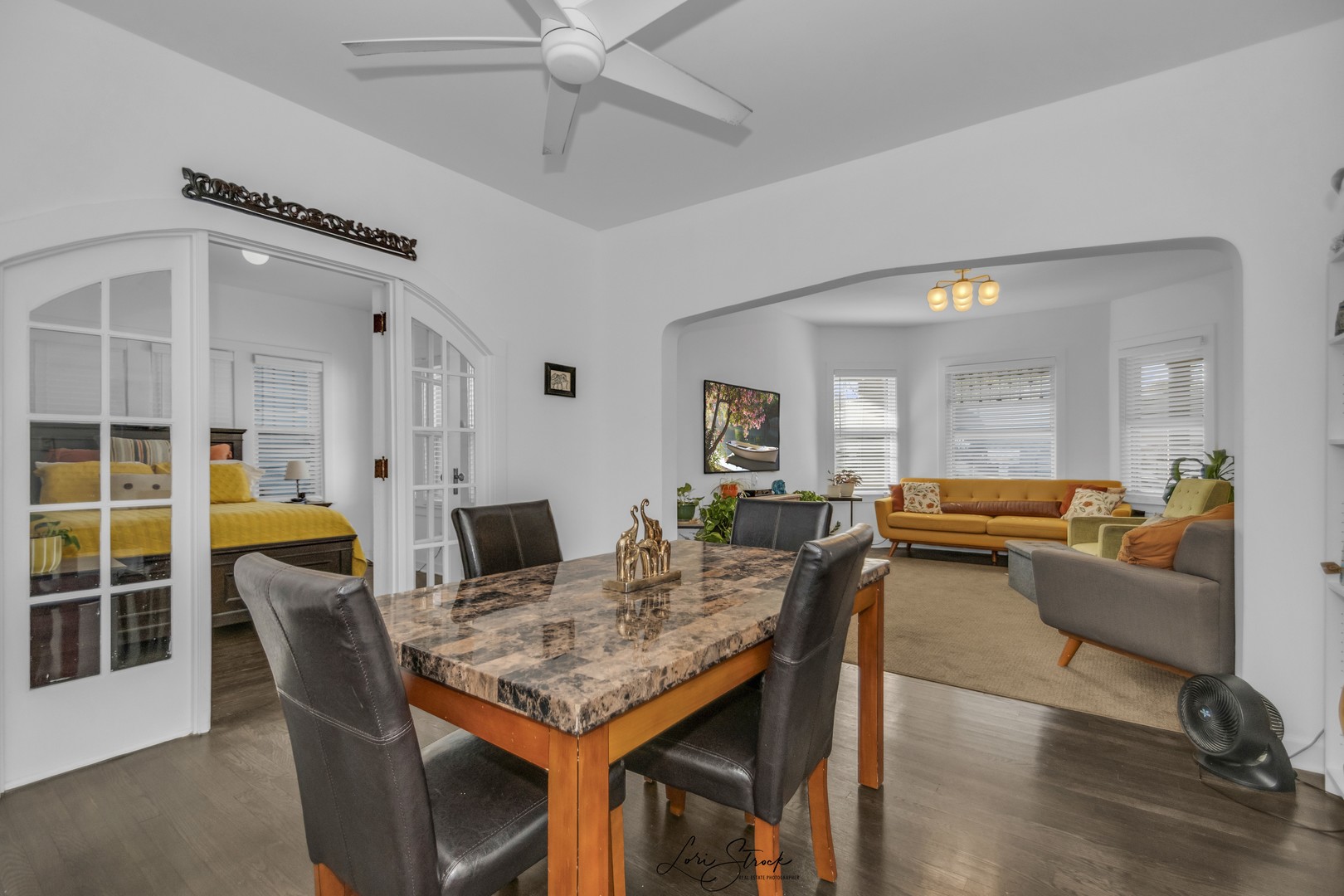 3637 North Pulaski Road Chicago, IL 60641 - Photo 7 of 34 a view of a livingroom with furniture and window