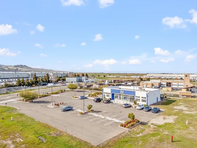 a view of a swimming pool and lake view