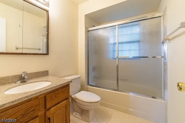 $2,600 | 76 Stanwick Court, Somerset, NJ 08873