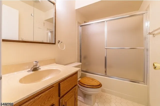 $2,600 | 76 Stanwick Court, Somerset, NJ 08873