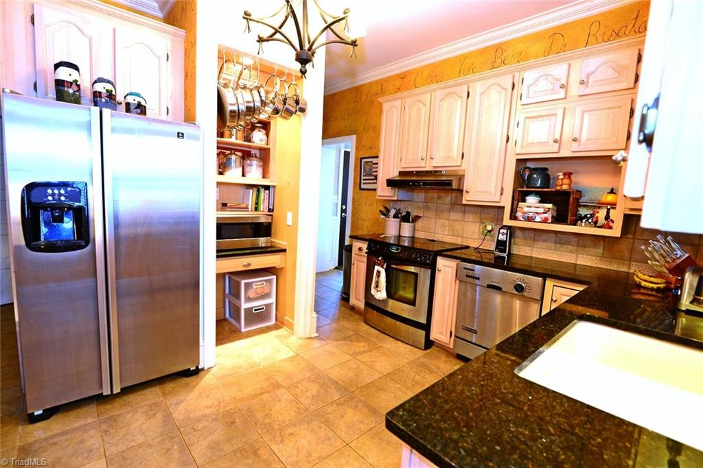 3677 River Ridge Road Pfafftown, NC 27040 - Photo 8 of 30 Gallery Image 8