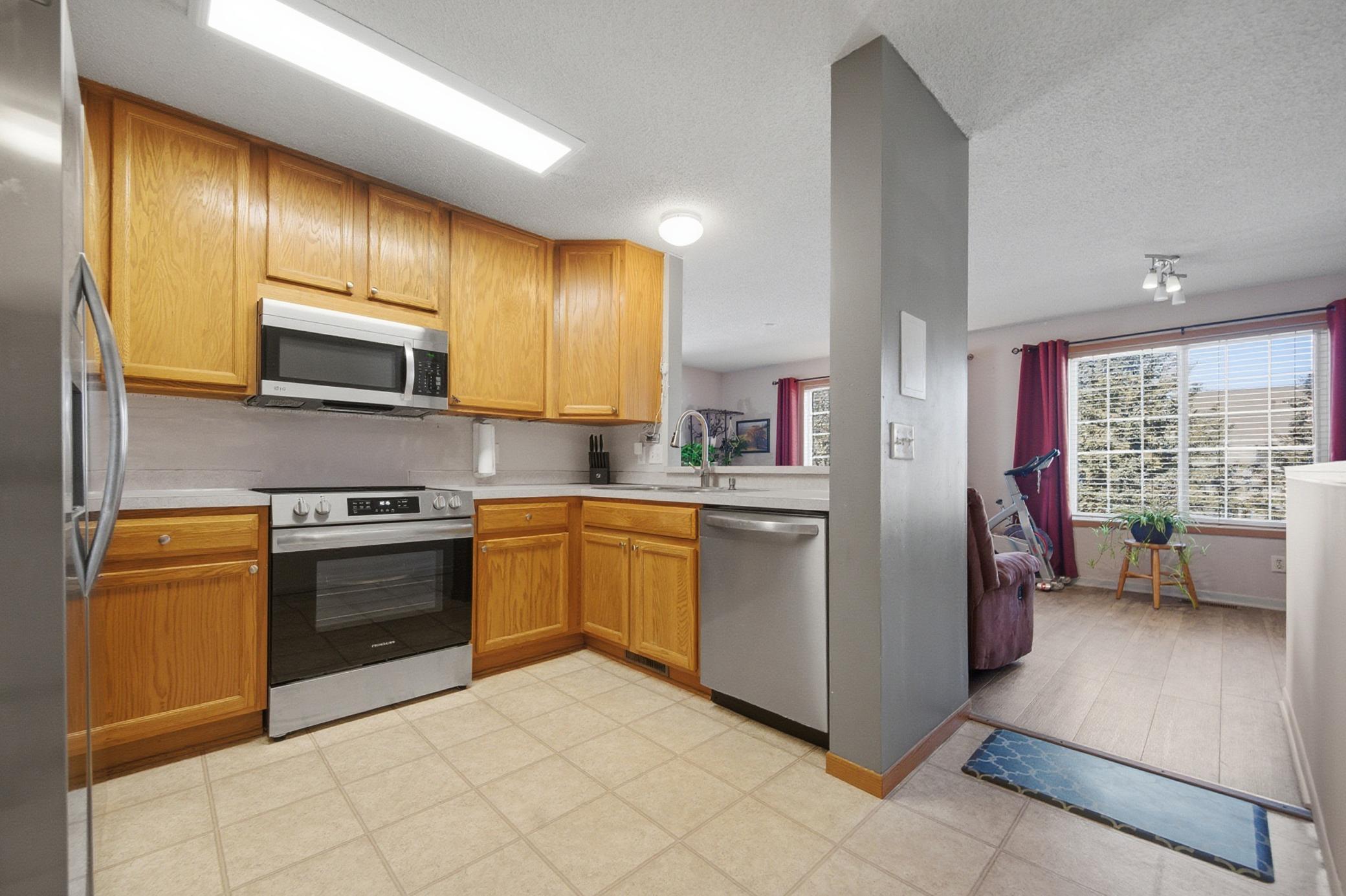 15517 Flight Way, Unit 212 St. Paul, MN 55124 - Photo 5 of 17