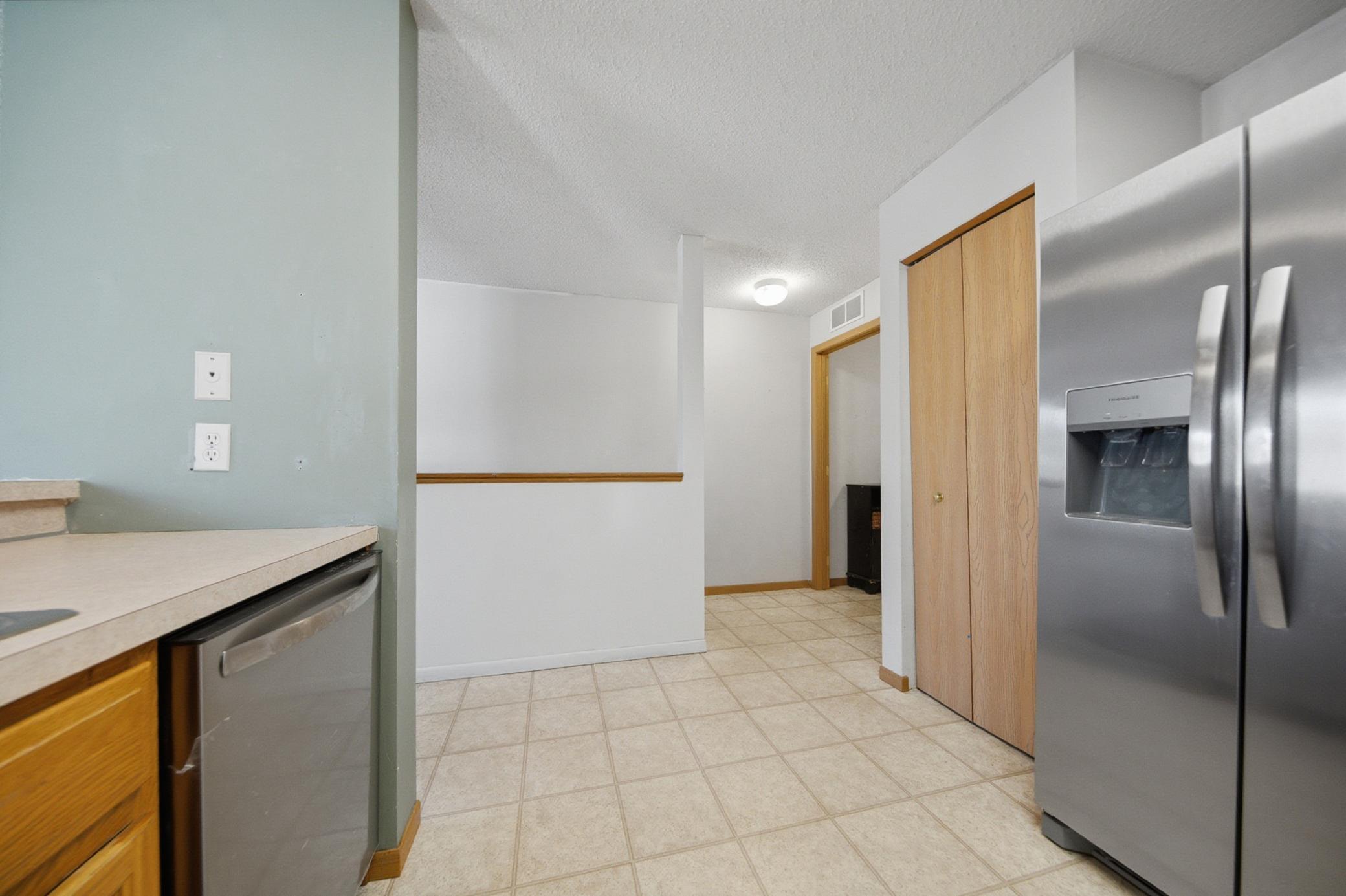 15517 Flight Way, Unit 212 St. Paul, MN 55124 - Photo 6 of 17