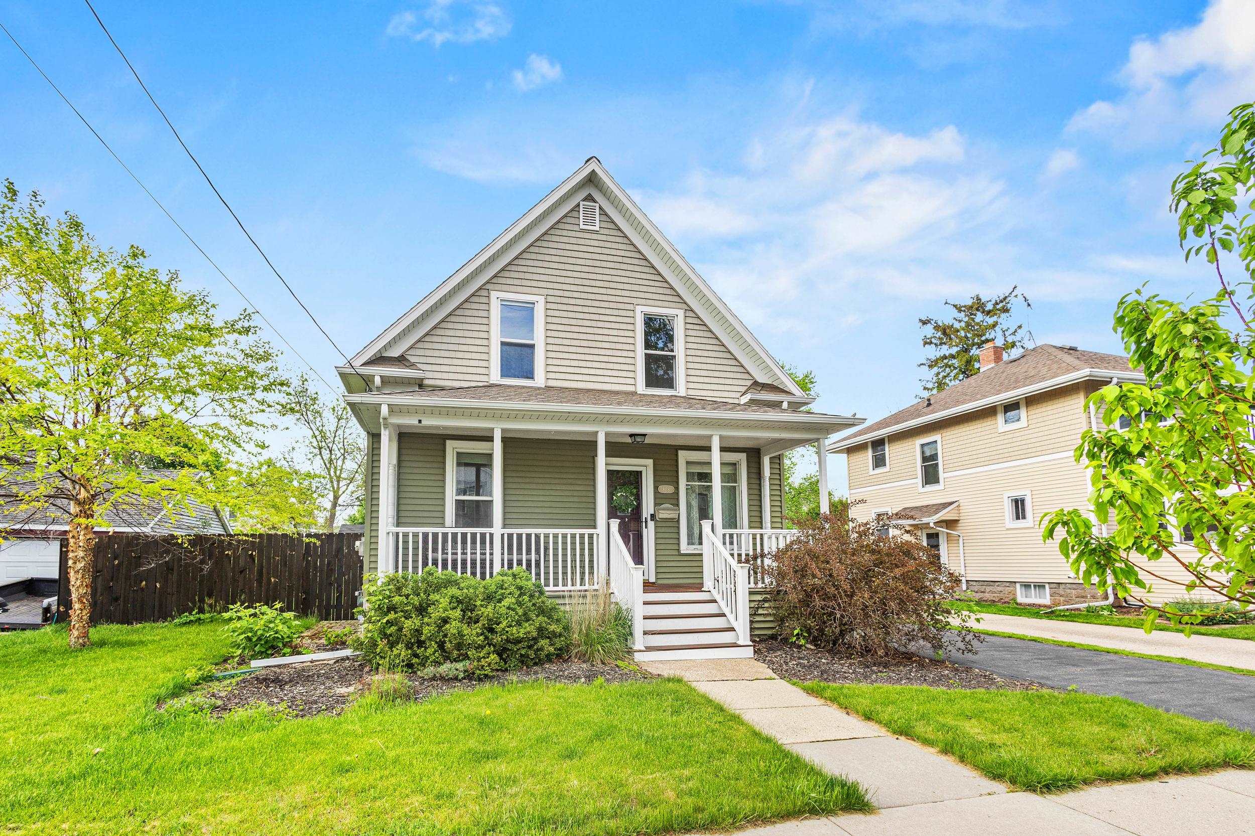 808 East Hancock Street Appleton, WI 54911 - Photo 1 of 64