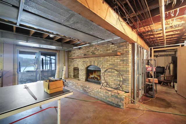 $464,500 | 20 Chairtree Court, Putnam, IL 61560