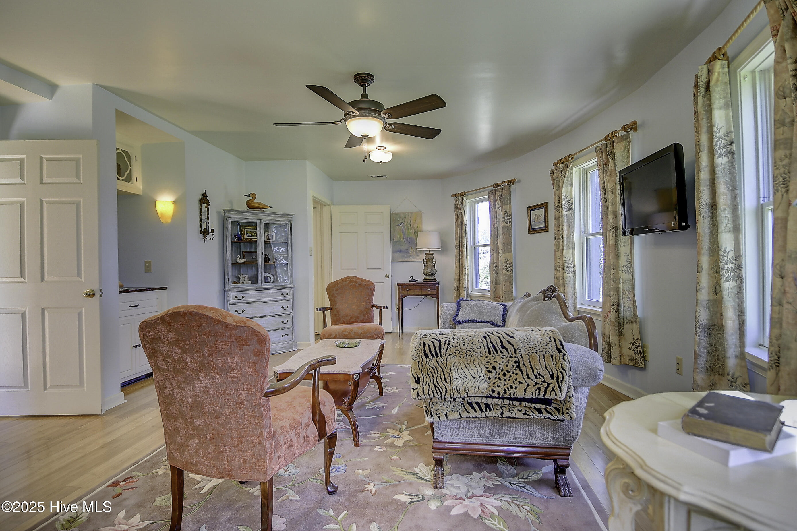 1436 Waterlily Road Coinjock, NC 27923 - Photo 12 of 65 12-Living-Room